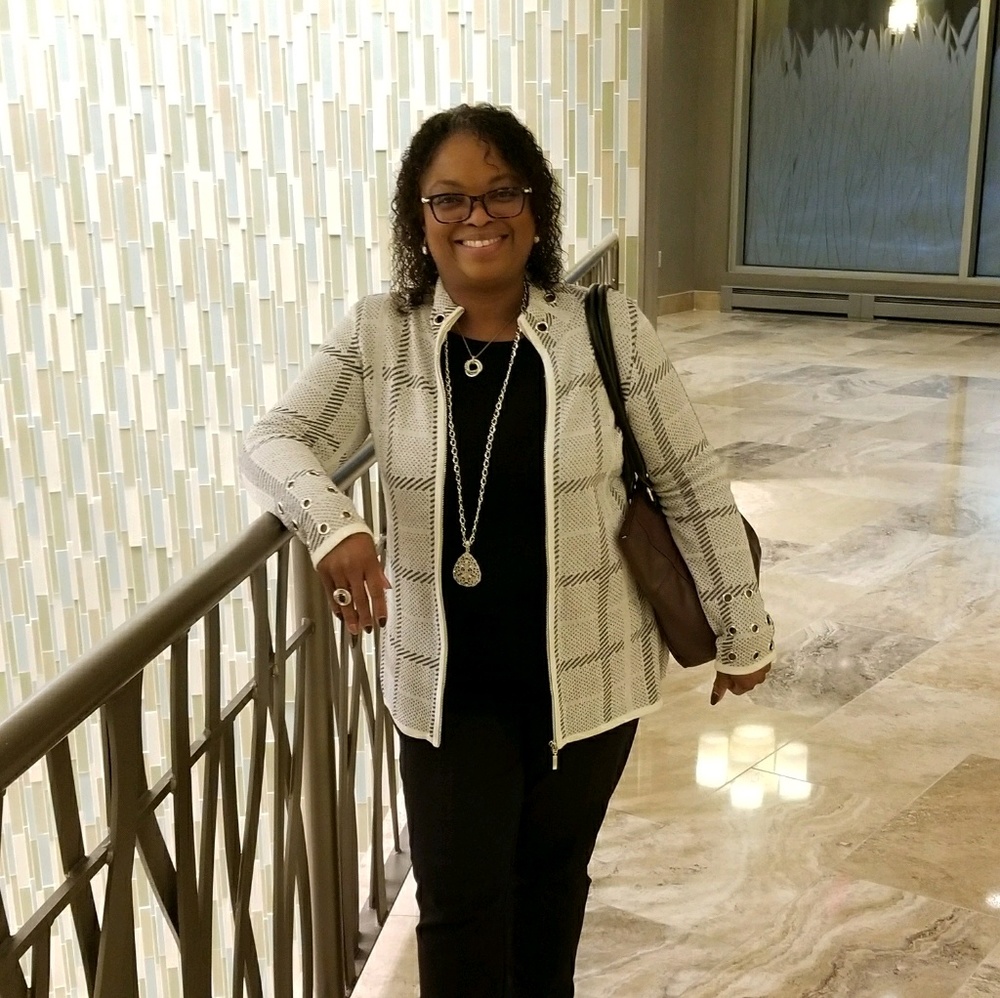 Meet your Posher, Denise